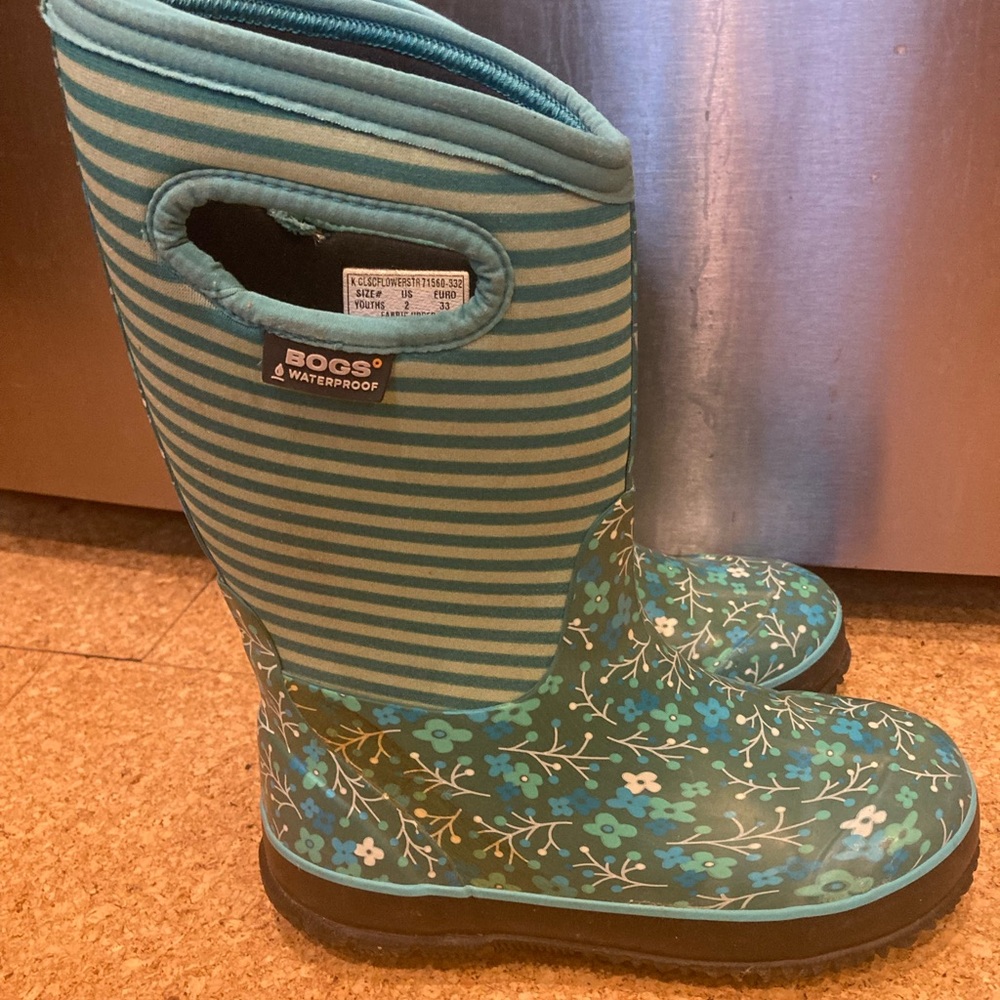 Kids Bogs size 2 boots, Floral/stripes